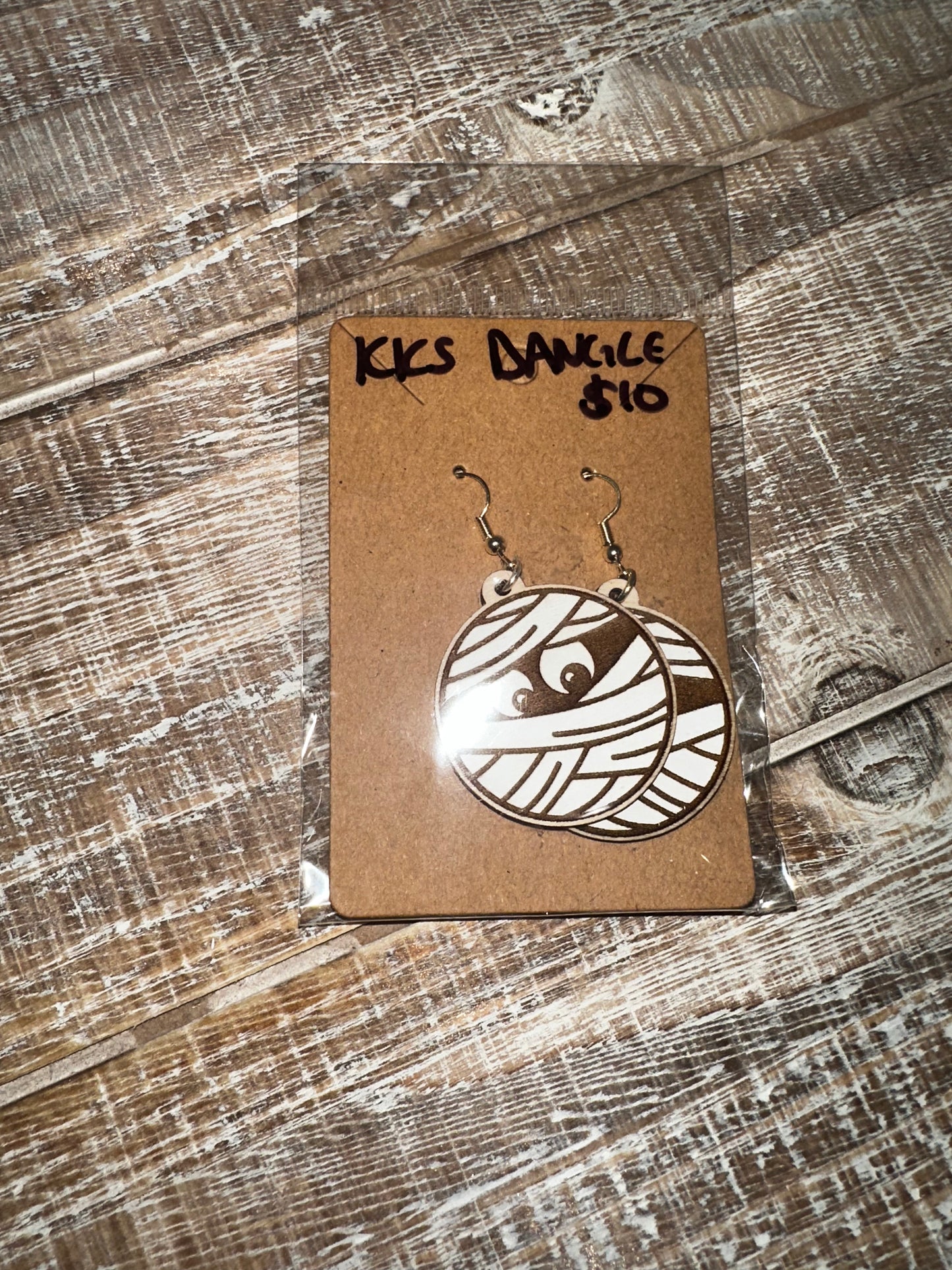 Mummy dangles
