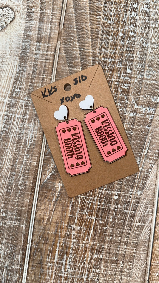 Kissing Booth Dangle